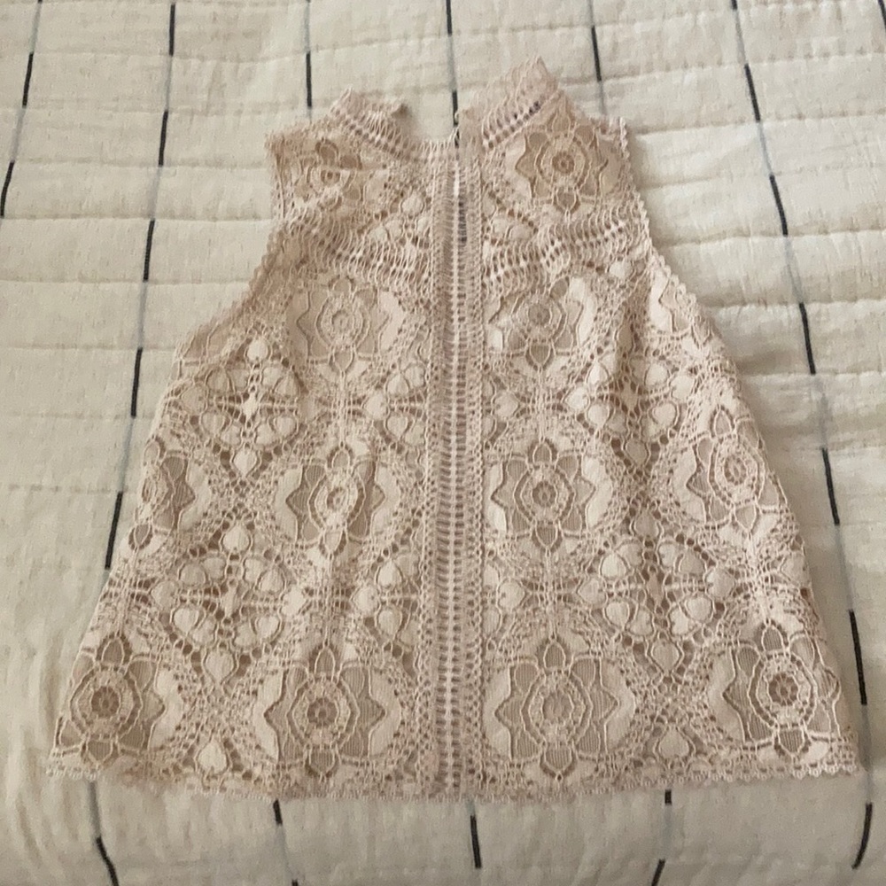 BB Dakota sleeveless blouse with floral detail